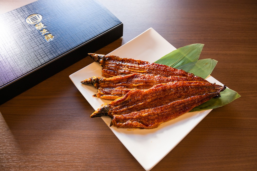 [特大] 国産 関西風地焼き うなぎ【白焼】4尾 720g以上 ｜ うなぎ 泉大津 鰻 蒲焼き 冷凍鰻 活鰻 鰻次郎 うな重 土用の丑の日 お取り寄せ 贈り物 ギフト 高級 うなぎの日 ウナギ unagi [4697] ※離島への配送不可