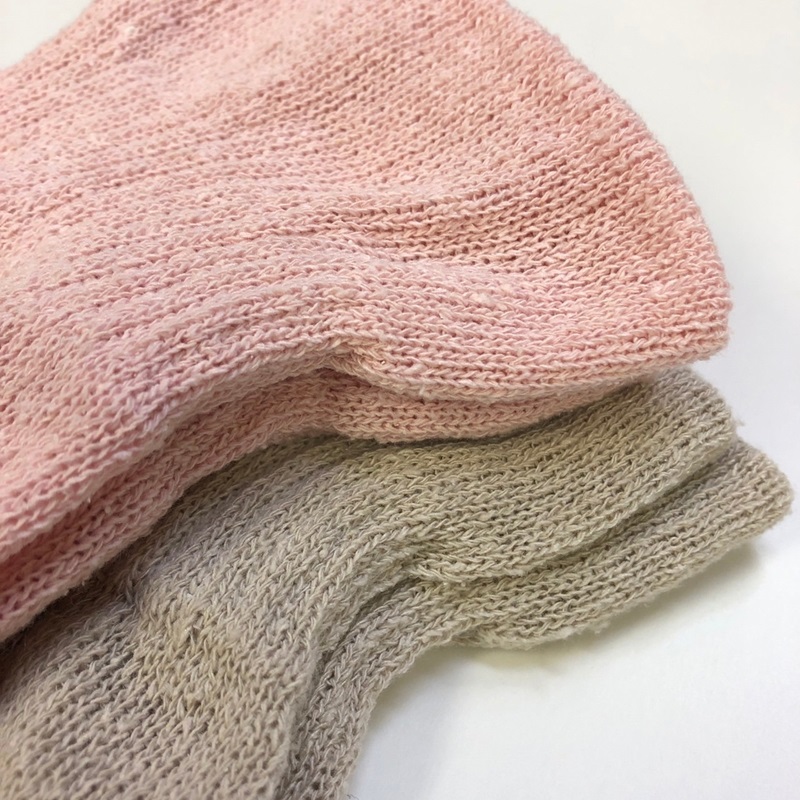 スマホ対応！シルクおやすみ手袋【エクリュベージュ／yu-2021te_ne】日本製 [4705]