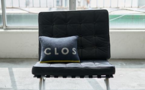 CLOSE YOUR EYES wool blanket [ミニクッション] LP-012093 [3102]