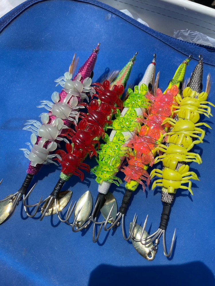 フィッシングマックスが開発する、完全現場視点の釣具ブランド「BLUEMARE」の「BMカニワーム」4袋セット。タコが常食しているカニと同サイズのワームをを4連結！カニエキス配合で味＆匂いで誘う！