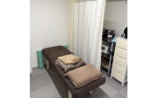 MOHALA鍼灸院美容施術体験チケット（美容鍼等のフェイシャル施術 30分） ※北海道・沖縄・離島への配送不可