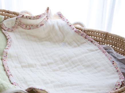 8重ガーゼ 丸型スリーパー (アイボリー×花柄) 毛布の町泉大津市産｜綿100% 通気性 保温性 ふんわり 心地よい素材 年中使える [4254]