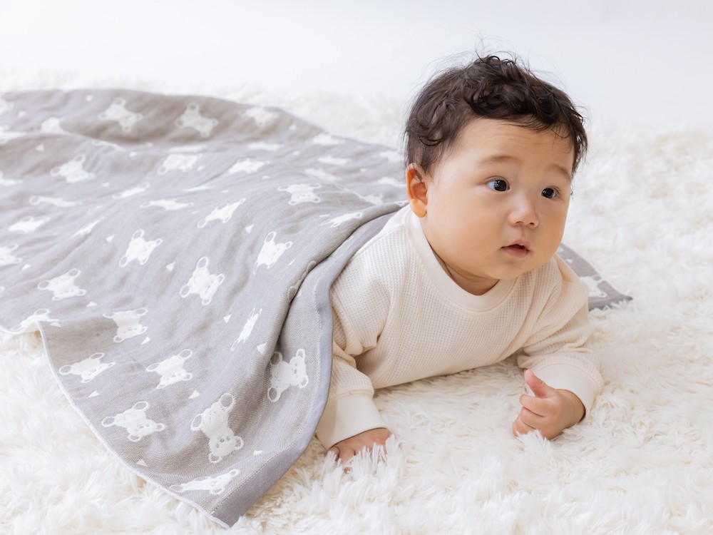 4重ガーゼ ミニバスタオル くま柄(チャコールグレー) 毛布の町泉大津市産 綿100% gauze-bath [3024]