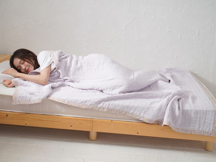 8重ガーゼケット (ラベンダー×花柄) シングルサイズ・毛布の町泉大津市産｜綿100% 通気性 肌触り 適度な保温 N gauze-single [3759]