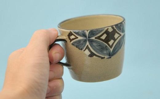 乾山写絵替七宝紋マグカップ【水間焼伏原窯】