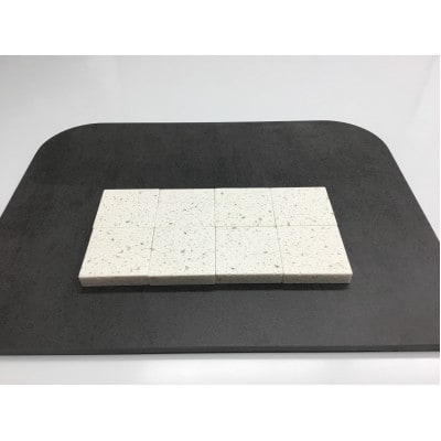 インシュレーター　正方形型　1セット8個入り　白地　粒模様