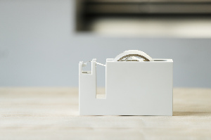 A231　タブもつくれるテープカッター 大（白）