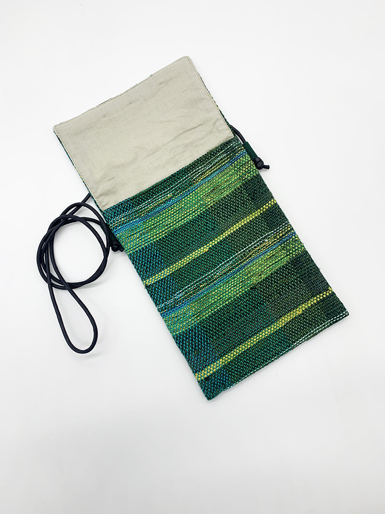 A272　りんごの木　さをり織りサコッシュ（グリーン系）