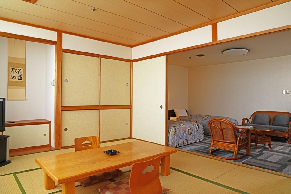 F163 八尾の秘湯 八尾天然温泉 宿泊ギフト券（15000円分）