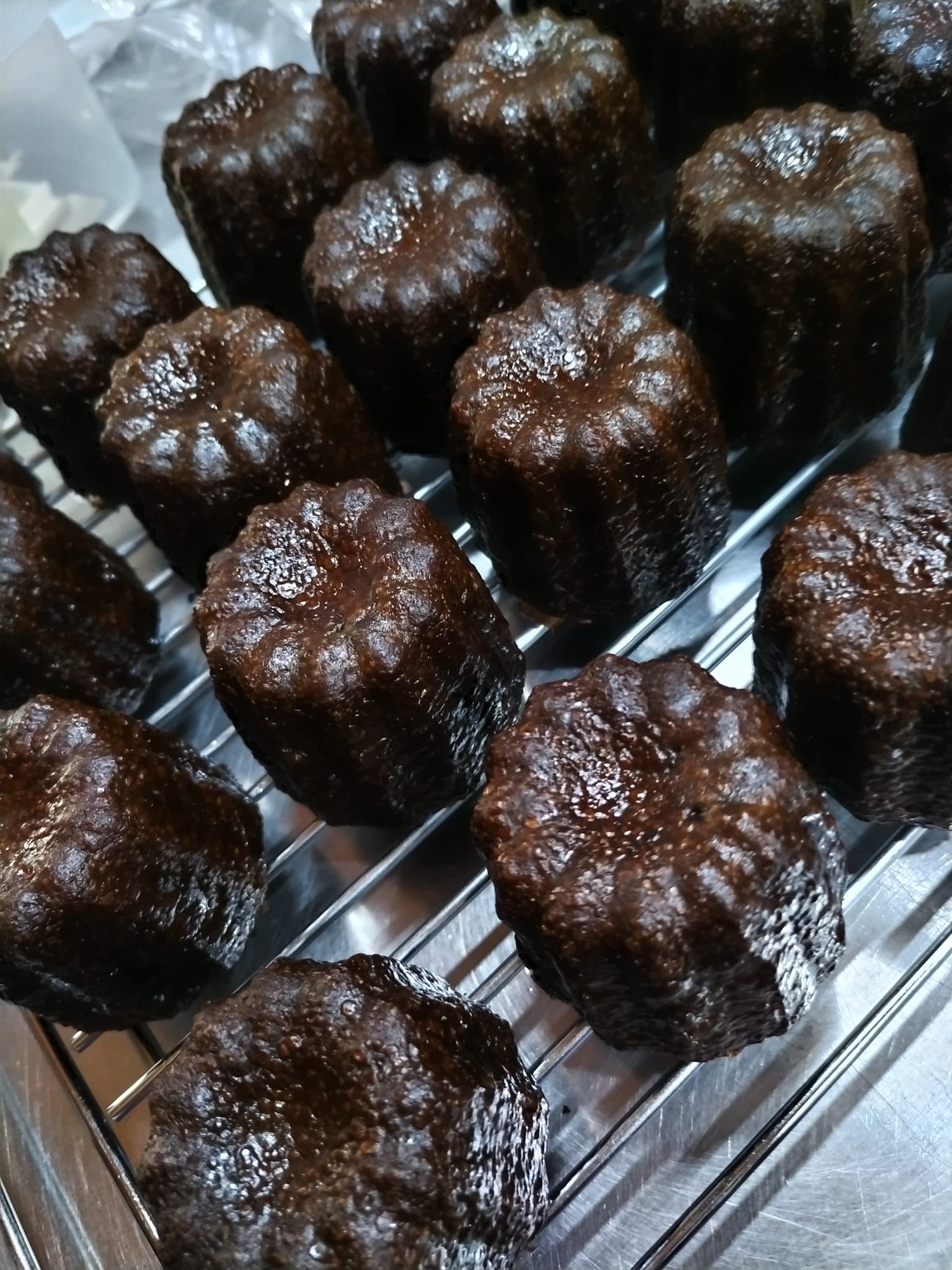 A302　カヌレ９個 ファンシーどうぶつクッキー1セット