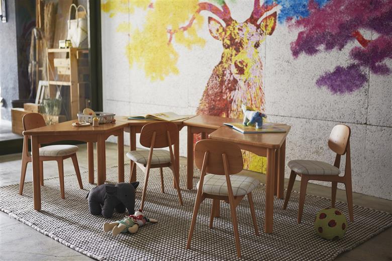 G129　ＱＵＯＮチェア プラムピッコロＮ（子供用椅子／リビング／学習スペース）