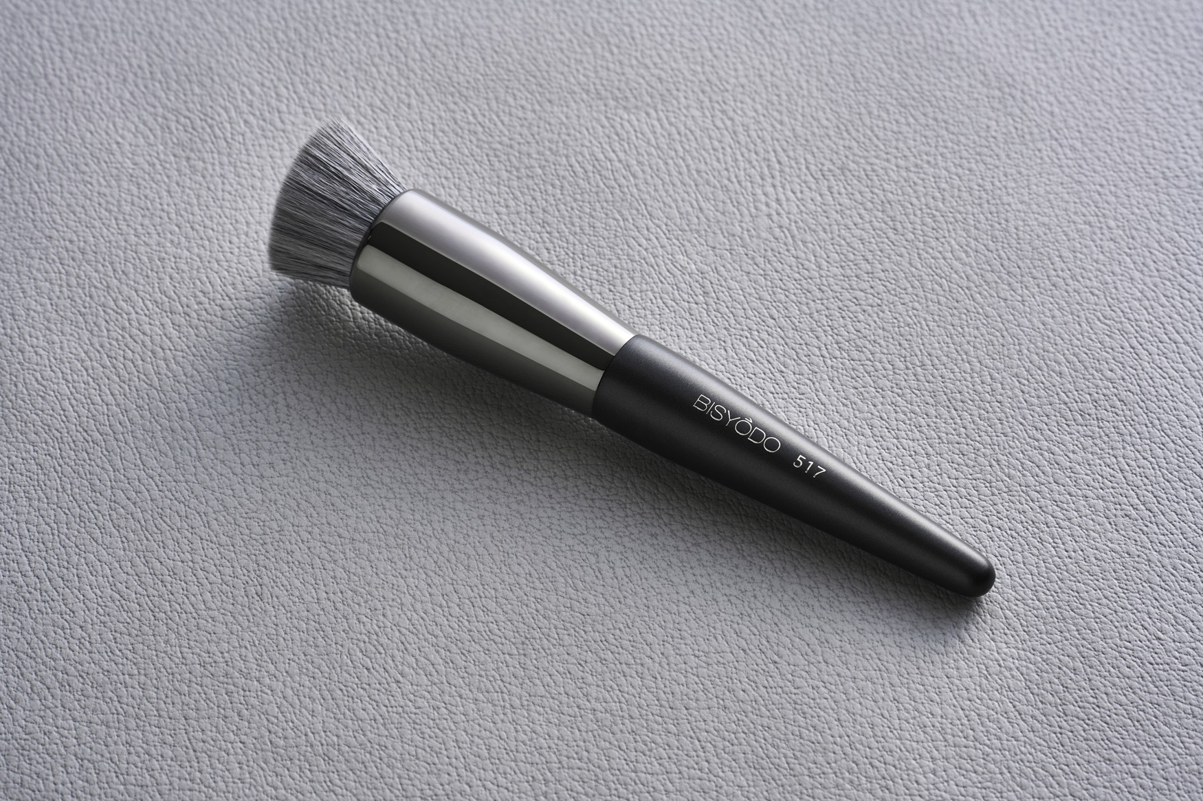 L111 SHIORI メイクブラシ(リキッドファンデーションブラシ 天平斜)S-517