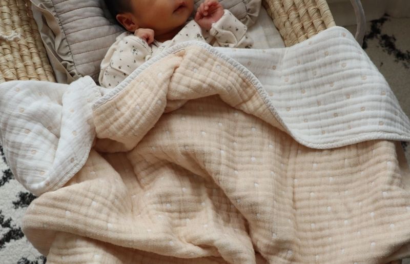 《名入れ刺繍》泉州南部織6重ガーゼ ベビーケット（ドット柄ベージュ/ブラウン）＜スピード発送＞ G1940