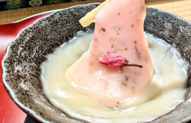 【2026年2月中旬以降発送】老舗餅屋が作る桜のお餅と桜花塩漬付12個＆白餡200g×3個セット【香料不使用】 020C331