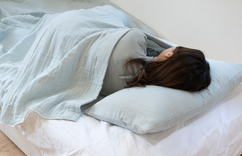 【スピード発送】sasara 4重ガーゼケット+ピローカバーセット（ミストブルー） G2103