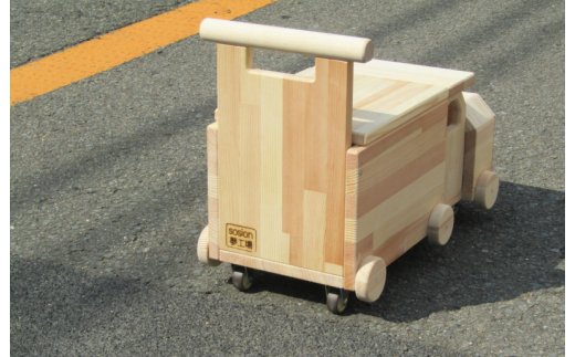 手作り木製 手押し車「コンボイ」: 泉佐野市ANAのふるさと納税