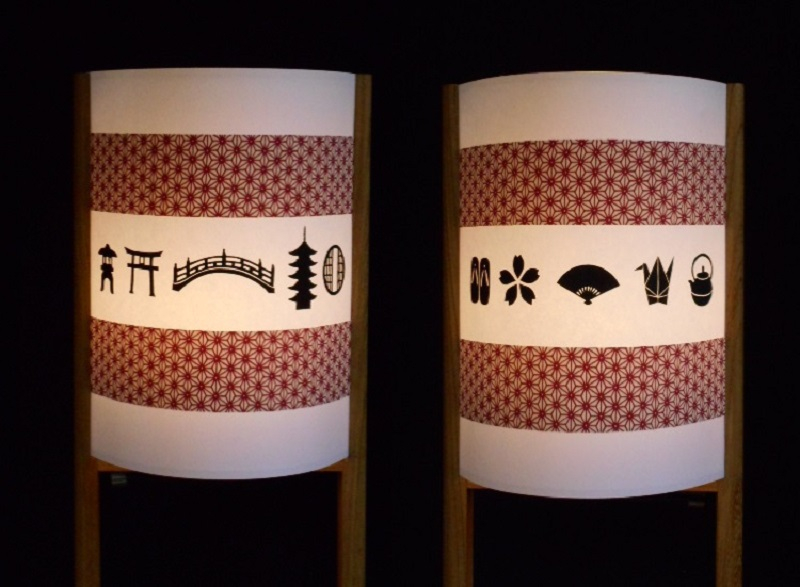 着物生地で作ったおしゃれな行灯 日本の文化【あんどん 工芸品 和風 置物 壁飾り インテリア】 030D060