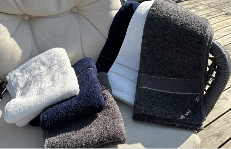 【THE PREMIUM TOWEL】10枚セットバスタオル／厚手泉州タオル（ホワイト）【泉州タオル 国産 吸水 普段使い シンプル 日用品】 099H1417