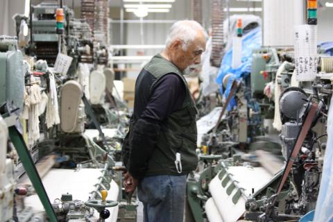 【スピード発送】 エアーミニバスタオル 2枚（ホワイト）【泉州タオル 国産 吸水 普段使い シンプル 日用品 家族 ファミリー】 099H1876