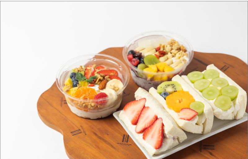 季節のフルーツのグリークヨーグルト 1個＆アサイーボウル 1個＆フルーツサンド 3個 G2950