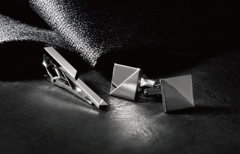 ジオメトリック・スクエアカフス ブラックシルバー G2835