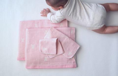 【babybear】多重ガーゼ miniバスタオルタオル＆ハンカチ 4枚セット（ピンク） G1953