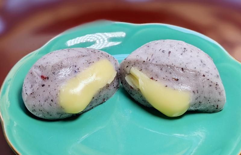 老舗餅屋さんが作るチーズ入り杵つき生丸餅(梅しそ) 18個入り 015B565