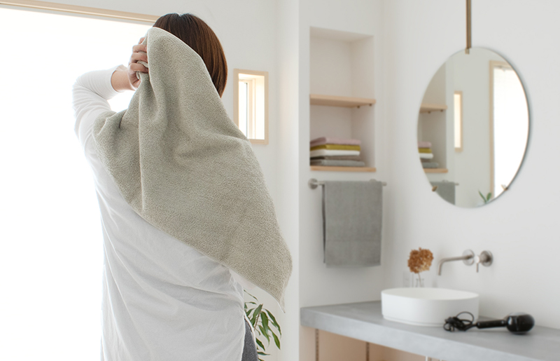 ファミーユ ミニバスタオル 10枚【フェイスタオル 以上 バスタオル 未満 泉州タオル 吸水 普段使い シンプル 日用品 たおる】 G2113