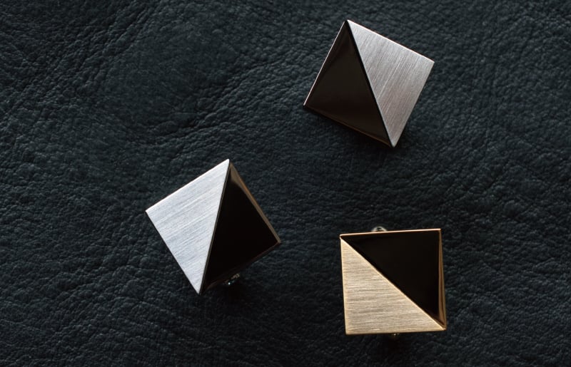 ジオメトリック・スクエアカフス ブラックシルバー G2835