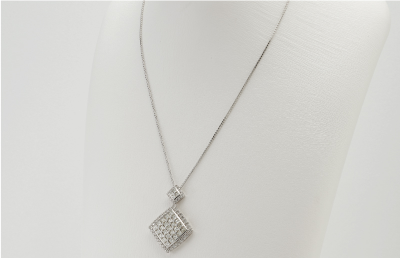 アルカンシェル プラチナダイヤペンダント（計 3.0ct）【鑑別書付き ジュエリー プレゼント ギフト ファッション アクセサリー 贈り物 贈答 お祝い 記念日】 J008-4