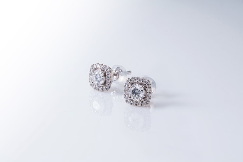 【高島屋選定品】プラチナダイヤモンド ピアス 中石ダイヤ 0.3ct D IF 3EX (GIA)【鑑別書付き ARC-EN-CIEL (アルカンシェル) ジュエリー プレゼント ギフト ファッション アクセサリー 贈り物 贈答 お祝い 記念日】 TUC0015-2