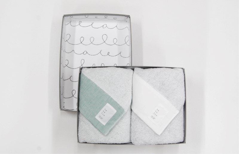 銀の糸と雪音加工 バスタオル 2枚 A4サイズの収納箱入り 【泉州タオル 国産 吸水 普段使い シンプル 日用品】 099H3329