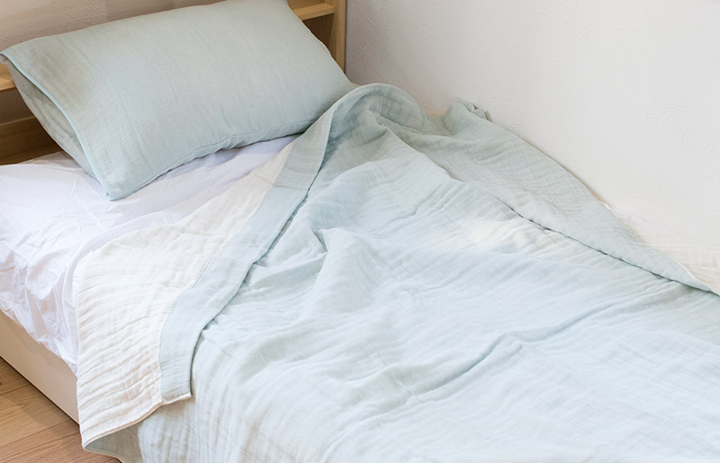 【スピード発送】sasara 4重ガーゼケット+ピローカバーセット（ミストブルー） G2103