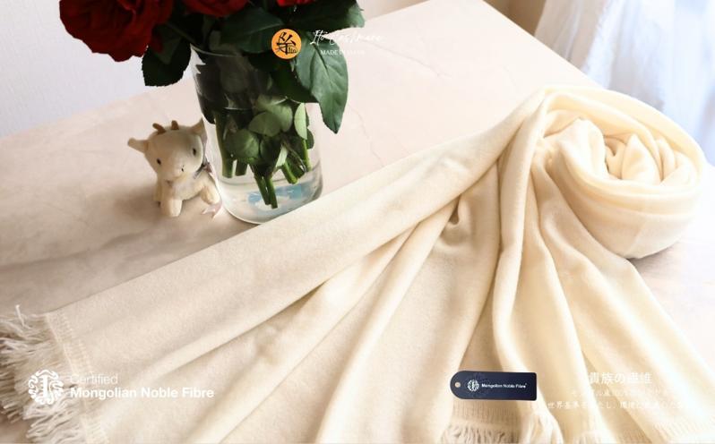 『Noble Fibre』100％カシミヤ・大判ストール オーガニックホワイト 【高級 カシミア おしゃれ ファッション 防寒 かしみあ】 G3333