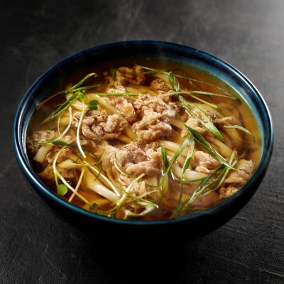 ≪冷凍≫　大阪うどんきらくの肉うどん4食入り　手鍋に入れて火にかけるだけの簡単調理【配送不可地域：離島】