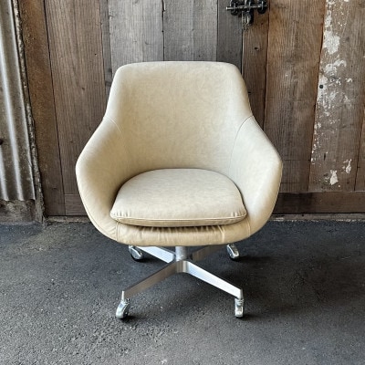 Cosmic Chair(コスミックチェア)キャスター脚 ランド アイボリー【SWOF】