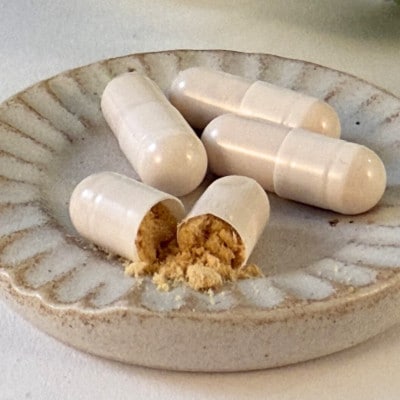 日本産100%ローヤルゼリーカプセル　ローヤルゼリー専門養蜂場アズマ養蜂場からお届けします。