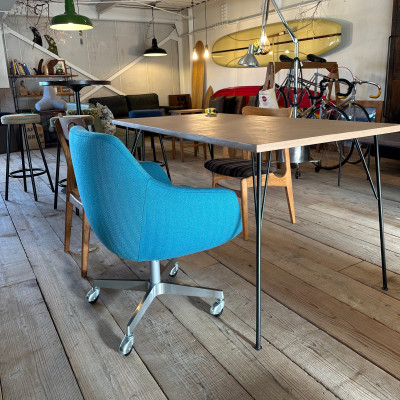 Cosmic Chair(コスミックチェア)キャスター脚 ヘリンボーン ライトブルー【SWOF】