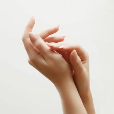 ララヴィ ( Lala Vie ) モイスチュアライジング ハンドクリーム 50g【配送不可地域：沖縄県】