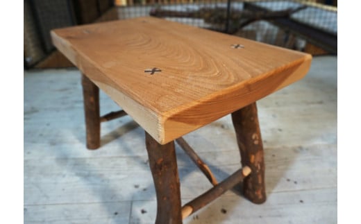 欅(ケヤキ)無垢材ベンチ [0121]