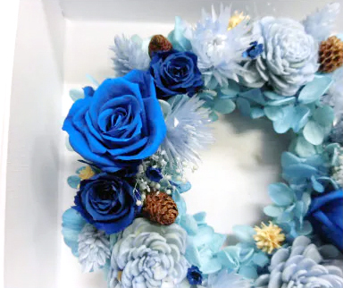 クロス調マグネットBOXリースアレンジ (ブルー)｜プリザーブドリース [0512]