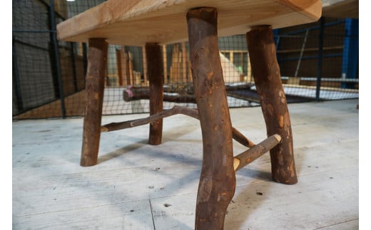 欅(ケヤキ)無垢材ベンチ [0121]