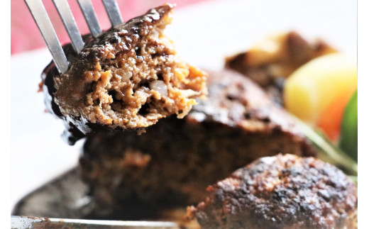 近江牛【極み】トリュフ入りハンバーグ(焼き上げ) 100%近江牛A5シャトーブリアン使用 2個入り 自家製デミグラスソース付｜お肉 肉 牛肉 デミグラスソース 惣菜 冷凍 個包装 簡単調理 おかず おつまみ 贈答用 贈り物 ギフト 個包装 小分け [0418]