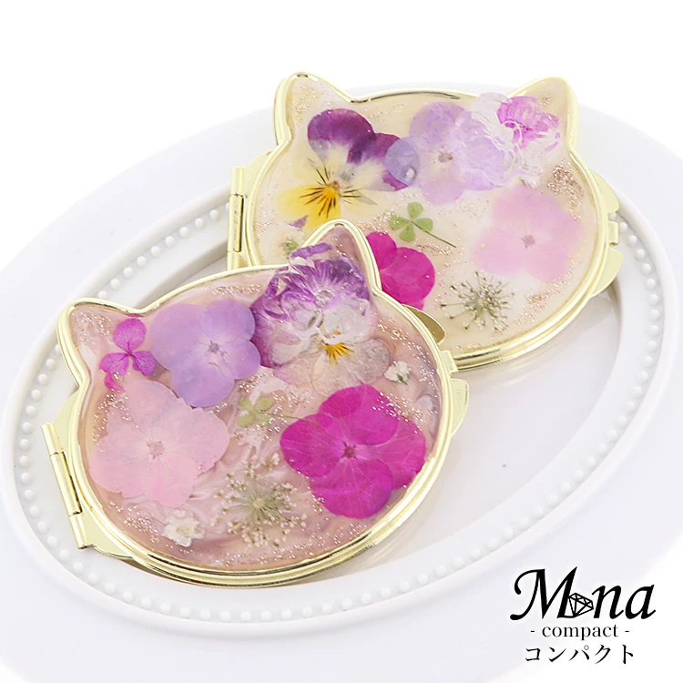 猫ちゃん型コンパクトミラー カラフルな押し花が美しい【ココア／compact-19】｜コンパクトミラー ミラー ミニ鏡 手鏡 拡大鏡 携帯 おしゃれ かわいい 丸 オシャレ 手作り ギフト プレゼント コンパクト 上品 猫 押し花 [1079]