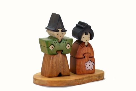 立ち雛（小）知育玩具 木製パズル おもちゃ プレゼント 男の子 女の子 誕生日 クリスマス 子供 大人 ギフト つみき 積木 送料無料 積み木 木のおもちゃ 動物つみき バランス ごっこ遊び おもちゃ 木製玩具 子ども 国産 安心 安全 出産祝い お祝い 贈り物 日本製 無塗装 ナチュラル 職人 手作り ギフト プレゼント