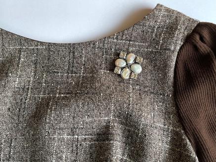 淡水パールとスワロフスキー®クリスタルのスクエアブローチ（シルバー）