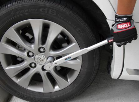 TONE トネ　プレセット形トルクレンチ T4MN200 15001-30025171｜工具 整備士 自動車 バイク DIY 日本製 メンテナンス　【受注過多のため生産が追い付かず、お届けまでにお時間がかかる場合がございます】