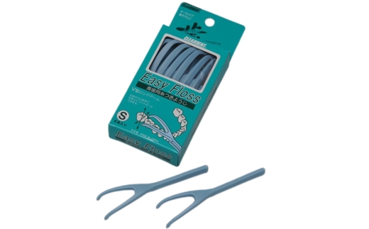 奥歯用糸付きようじ　Mサイズ　イージーフロス　8本×4個セット　クリアデント 歯間ブラシ フロス 歯磨き 奥歯 虫歯 はみがき 歯ブラシ はぶらし 日用品 消耗品 送料無料 こだわりの逸品 地域特産品 ギフト 自分用 人気 おすすめ