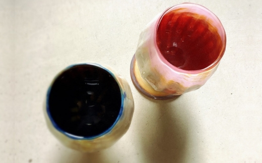 ペアグラス砂漠のチューリップ-ピンク＆ブルー　桃と青 グラス タンブラー 手作り オリジナル 吹きガラス こだわりの逸品 ギフト プレゼント 自分用 人気 おすすめ