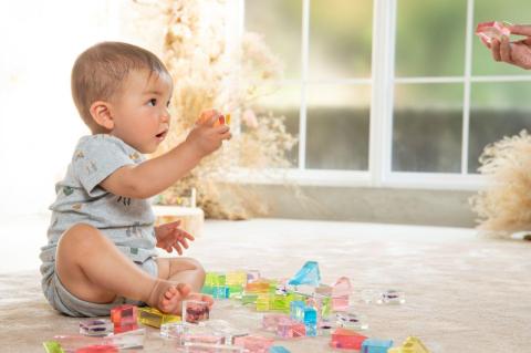 おもちゃを閉じ込めたアクリル積み木 36ピース ミックス HIKARINOTOY インテリア 知育 玩具 プレゼント お祝い｜こだわりの逸品 地域特産品 ギフト 自分用 人気 おすすめ